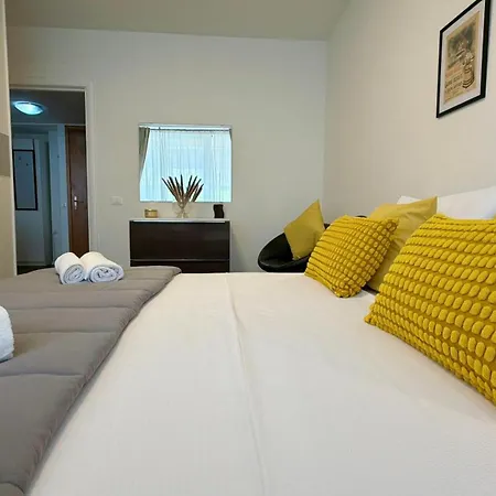 The Yellow Corner * Pasian di Prato