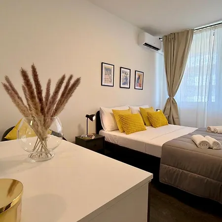 The Yellow Corner Apartmán *