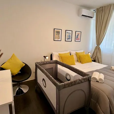 The Yellow Corner * Pasian di Prato